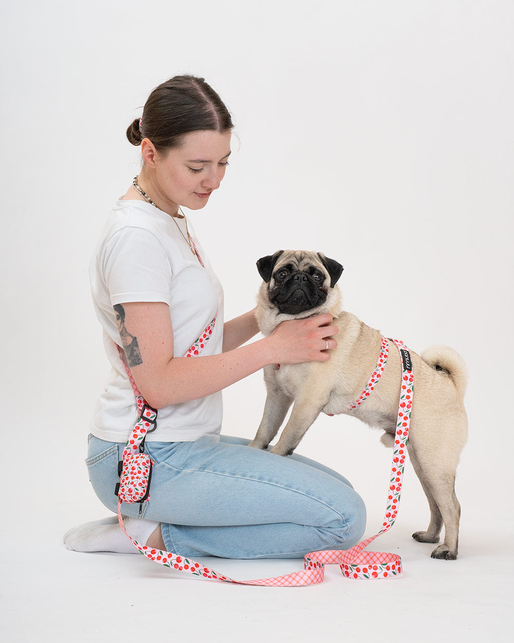 Regulowana smycz dla psa w wisienki CHERRY PUP